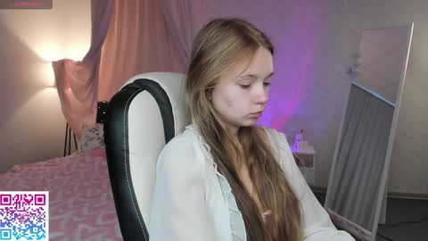 Milena online show from 09-27-25, 02:16