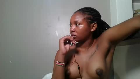 Snapshot of bootie_caramel chatting on 05-24-26, 04:06 bootie_caramel online show from 05-24-26, 04:06