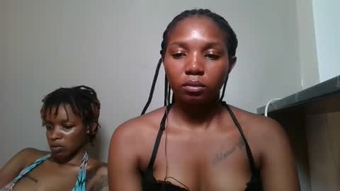 Snapshot of bootie_caramel chatting on 05-25-26, 06:25 bootie_caramel online show from 05-25-26, 06:25