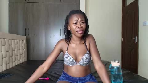 Heather online show from 01-31-25, 01:02