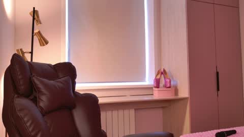 Hallie online show from 04-23-26, 06:58