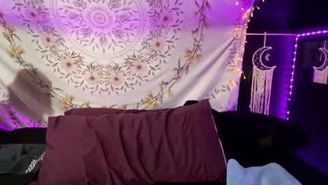 Snapshot of bossmomma chatting on 03-10-25, 09:18 BossMom online show from 03-10-25, 09:18