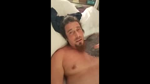 Snapshot of bossusaround chatting on 01-10-26, 01:07 bossusaround online show from 01-10-26, 01:07