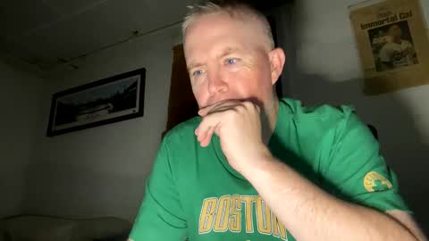 Snapshot of bostonirish45 chatting on 06-08-26, 02:45 bostonirish45 online show from 06-08-26, 02:45
