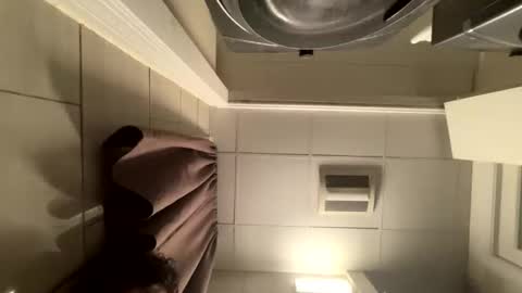 Snapshot of bostonuts chatting on 11-05-25, 07:30 bostonuts online show from 11-05-25, 07:30