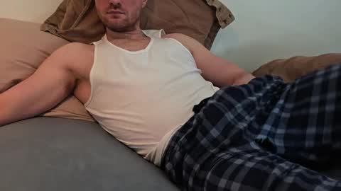 Snapshot of bottomtsinner chatting on 03-31-26, 10:04 bottomtsinner online show from 03-31-26, 10:04