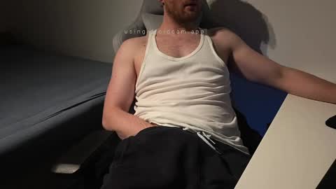 Snapshot of bottomtsinner chatting on 04-18-26, 10:21 bottomtsinner online show from 04-18-26, 10:21