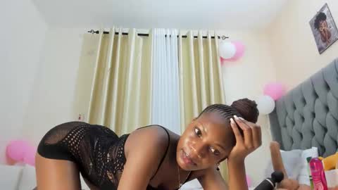 bouncy_booty677 online show from 02-17-26, 09:50