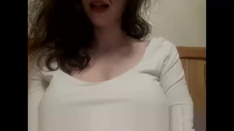 Snapshot of bouncyqueenmajesty chatting on 06-01-26, 07:15 Bouncy Queen Majesty online show from 06-01-26, 07:15