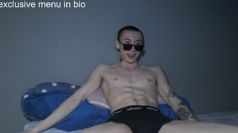 Snapshot of boxman556990 chatting on 06-10-26, 12:33 boxman556990 online show from 06-10-26, 12:33