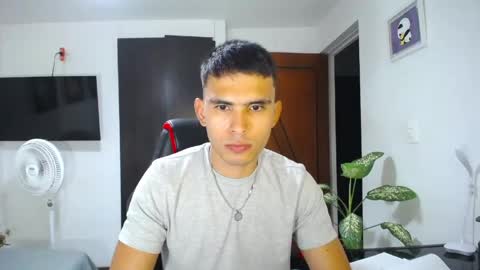 Snapshot of boy_andy0906 chatting on 05-11-26, 11:57 Andy online show from 05-11-26, 11:57