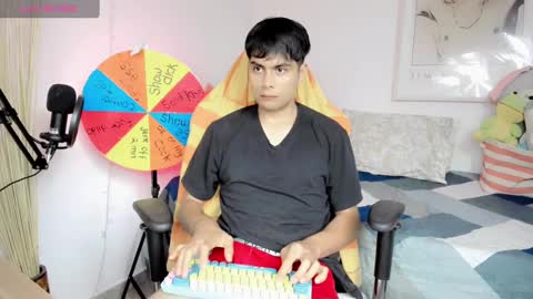 Aaron online show from 01-04-25, 07:44