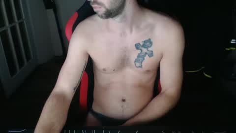 boy_t0y89 online show from 12-18-25, 06:14