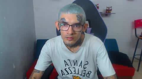 boy_tatto77 online show from 12-21-25, 06:37