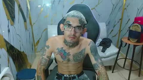 boy_tatto77 online show from 01-11-26, 04:01
