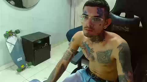 boy_tatto777 online show from 09-24-25, 02:42