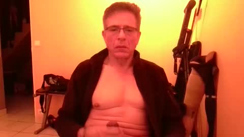 Snapshot of boyaroues chatting on 04-27-26, 10:19 boyaroues online show from 04-27-26, 10:19