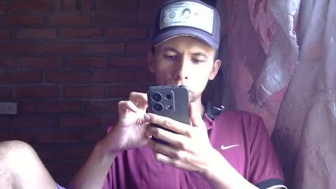 Boy online show from 01-18-26, 05:17