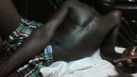 Snapshot of boyguylove chatting on 10-30-25, 04:25 boyguylove online show from 10-30-25, 04:25