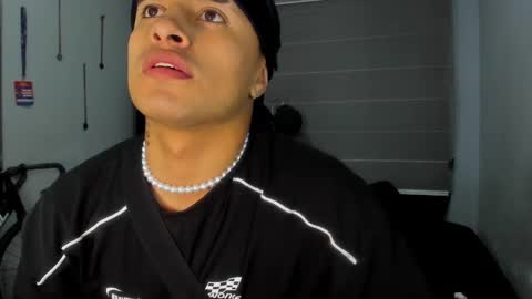 miguel  online show from 02-02-25, 01:02