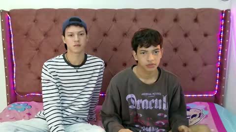 ALEX - TAYLER  -MIKE online show from 12-16-24, 01:43