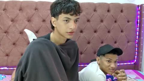 ALEX - TAYLER  -MIKE online show from 01-04-25, 01:21