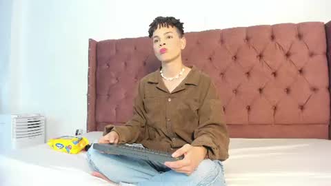 Snapshot of boys_hotparty chatting on 07-12-26, 07:05 ALEX - TAYLER -MIKE online show from 07-12-26, 07:05