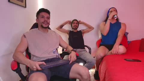 boyshots6331 online show from 04-23-26, 07:20