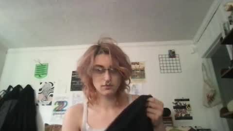 Snapshot of boywithbug chatting on 03-04-25, 07:22 boywithbug online show from 03-04-25, 07:22