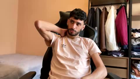 Snapshot of boyzinm2 chatting on 11-11-25, 01:44 boyzinm2 online show from 11-11-25, 01:44