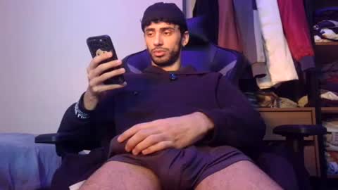 boyzinm2 online show from 06-12-26, 07:18
