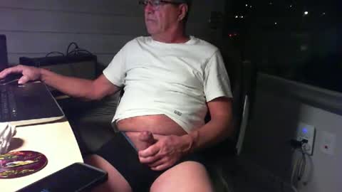 bozou online show from 11-15-25, 04:32