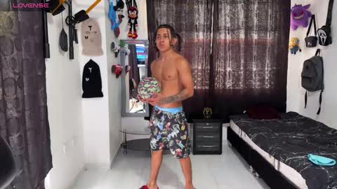 Bradley Strong online show from 11-11-25, 03:23