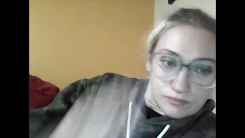 Snapshot of braindeadbetty chatting on 11-26-25, 08:26 i am a naughty jedi knight online show from 11-26-25, 08:26