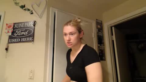 Snapshot of braindeadbetty chatting on 03-07-26, 07:16 i am a naughty jedi knight online show from 03-07-26, 07:16