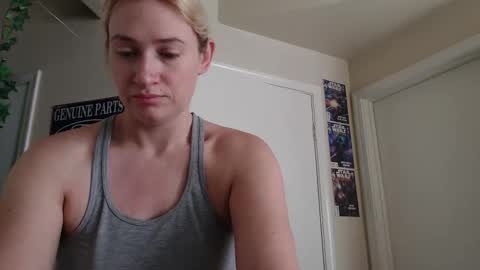 Snapshot of braindeadbetty chatting on 03-08-26, 06:34 i am a naughty jedi knight online show from 03-08-26, 06:34