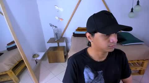 Snapshot of brand_hades chatting on 10-10-25, 01:43 B R A N D online show from 10-10-25, 01:43