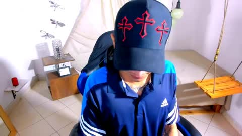 Snapshot of brand_hades chatting on 06-10-26, 12:11 B R A N D online show from 06-10-26, 12:11
