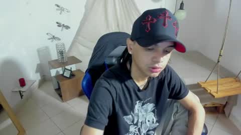 Snapshot of brand_hades chatting on 06-18-26, 01:17 B R A N D online show from 06-18-26, 01:17
