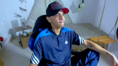 Snapshot of brand_hades chatting on 06-19-26, 02:05 B R A N D online show from 06-19-26, 02:05
