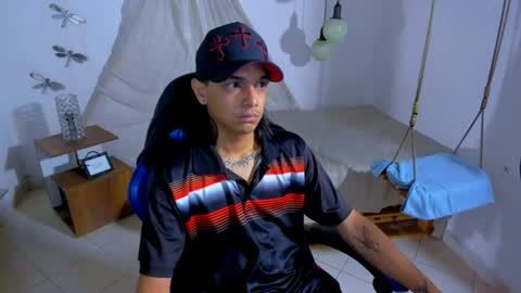 Snapshot of brand_hades chatting on 06-25-26, 05:12 B R A N D online show from 06-25-26, 05:12