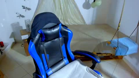 Snapshot of brand_hades chatting on 07-11-26, 12:57 B R A N D online show from 07-11-26, 12:57