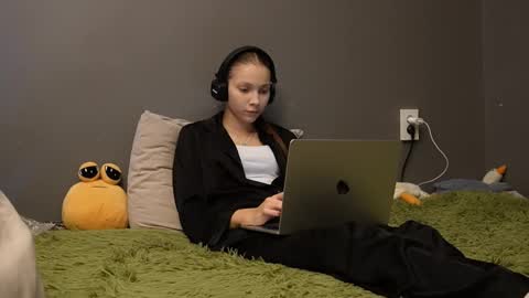 Alice online show from 11-30-25, 03:16