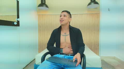 Snapshot of brandon_mercuri chatting on 06-08-26, 12:49 BRANDON online show from 06-08-26, 12:49