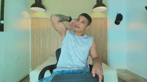 Snapshot of brandon_mercuri chatting on 06-09-26, 12:50 BRANDON online show from 06-09-26, 12:50