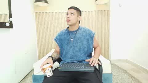 Snapshot of brandon_mercuri chatting on 06-12-26, 12:48 BRANDON online show from 06-12-26, 12:48