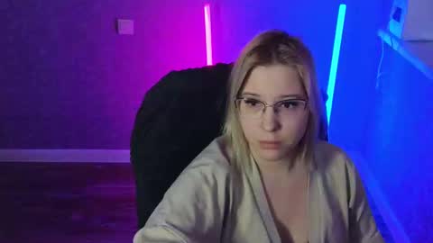 Belle  online show from 02-13-25, 06:09