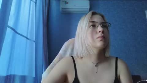 Belle  online show from 10-19-25, 03:18