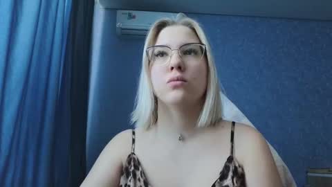 Belle  online show from 11-16-25, 05:13