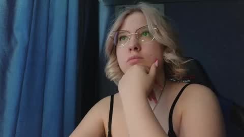 Belle  online show from 04-13-26, 03:34